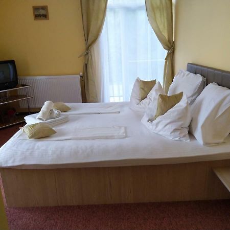 Casa Crina Hotel Baile 1 Mai Ngoại thất bức ảnh